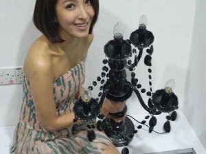 新婚小夫妻的甜蜜日常：穆天阳和丁宛晴的浪漫洗碗时光